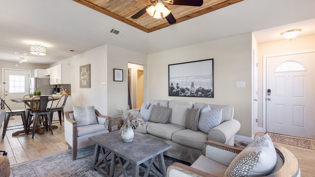 Photo of Livingroom in Euless