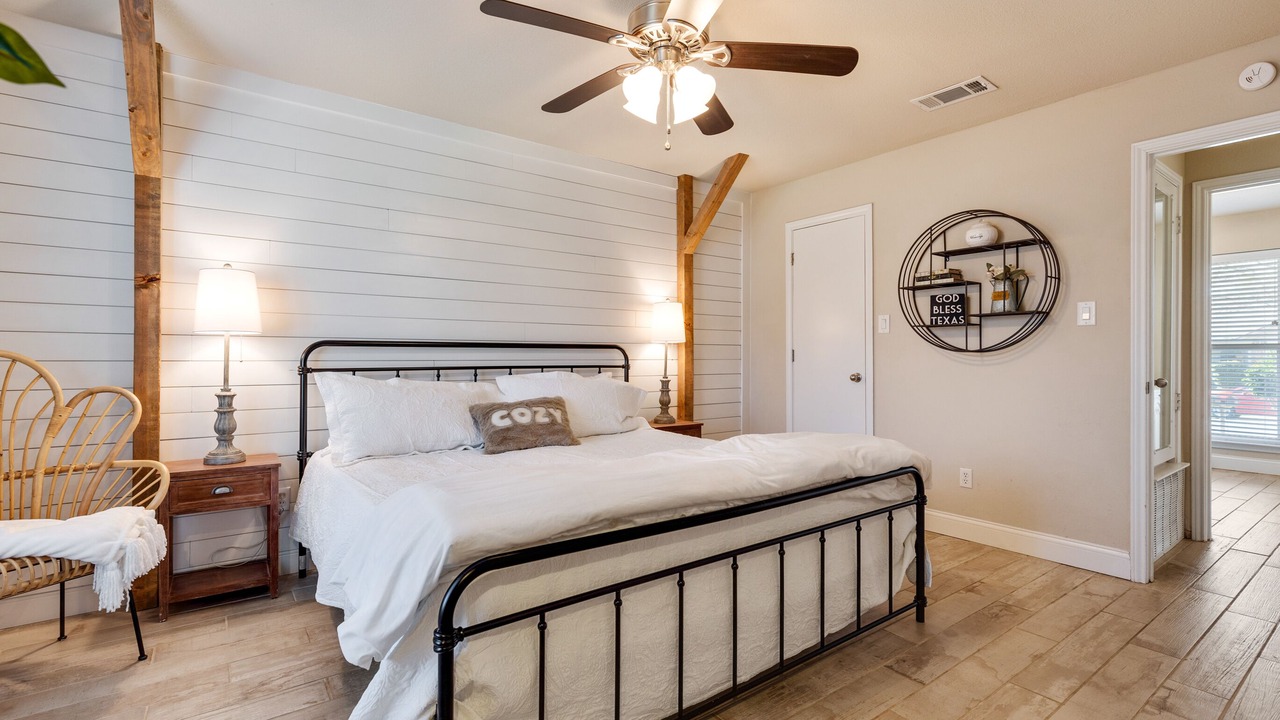 Photo of Bedroom in Euless