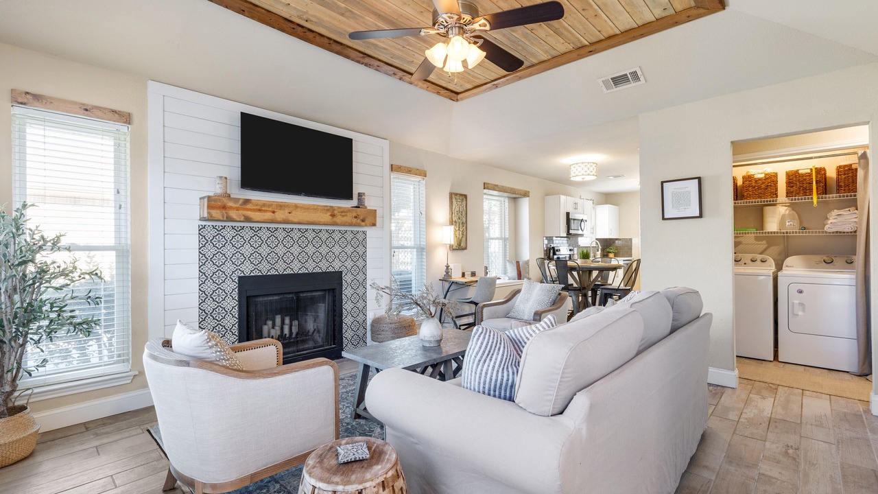Photo of Livingroom in Euless