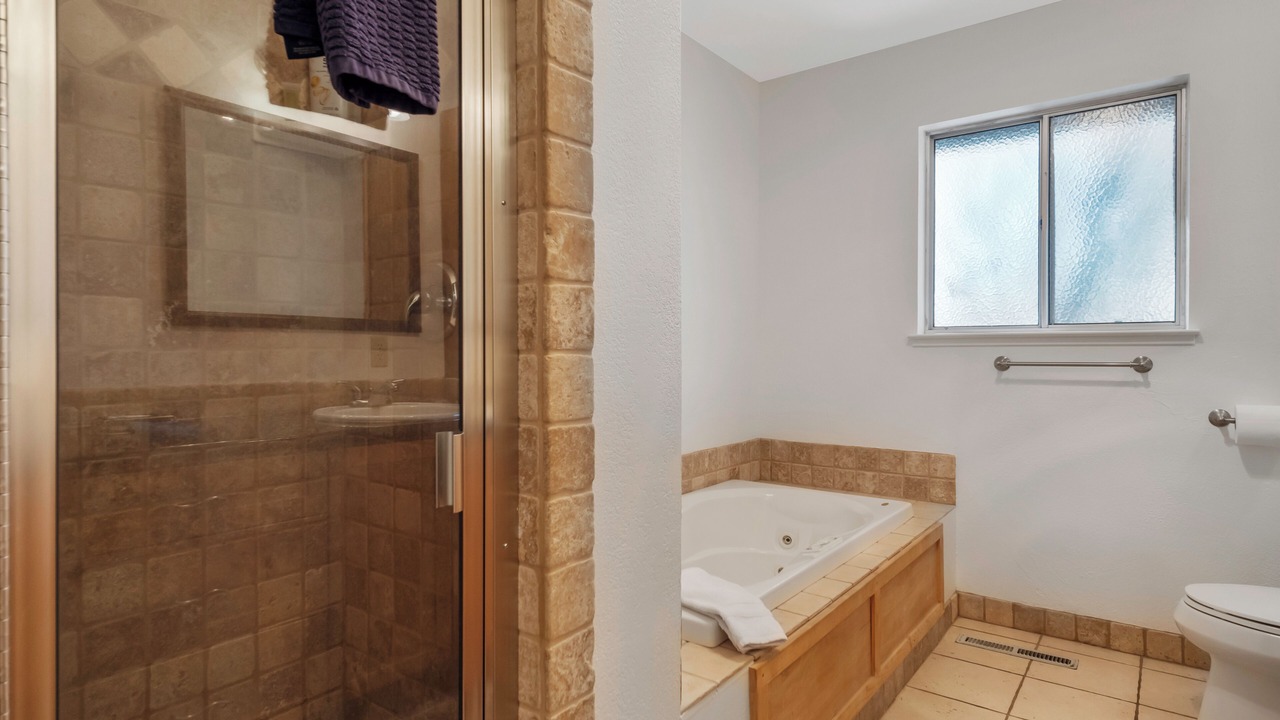Photo of Bathroom in Round Hill Village