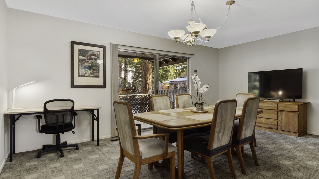 Photo of Bedroom in Round Hill Village