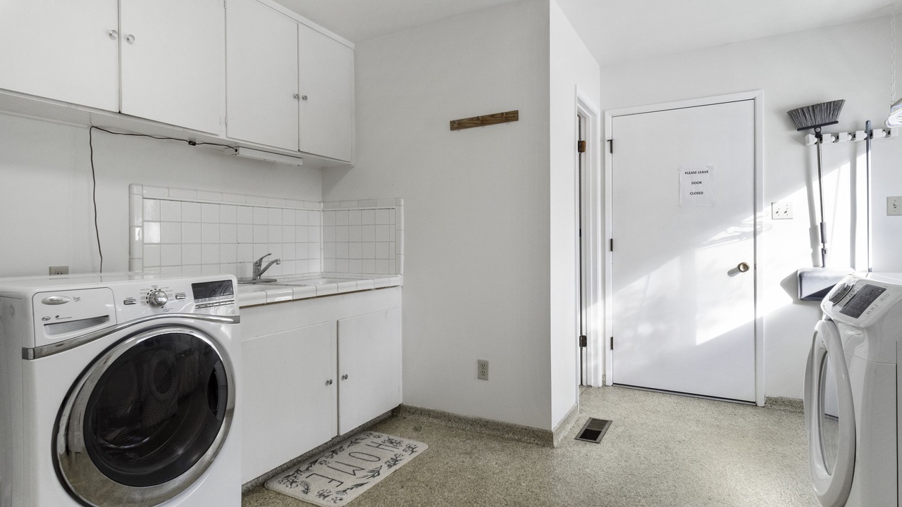 Photo of Bedroom in Round Hill Village