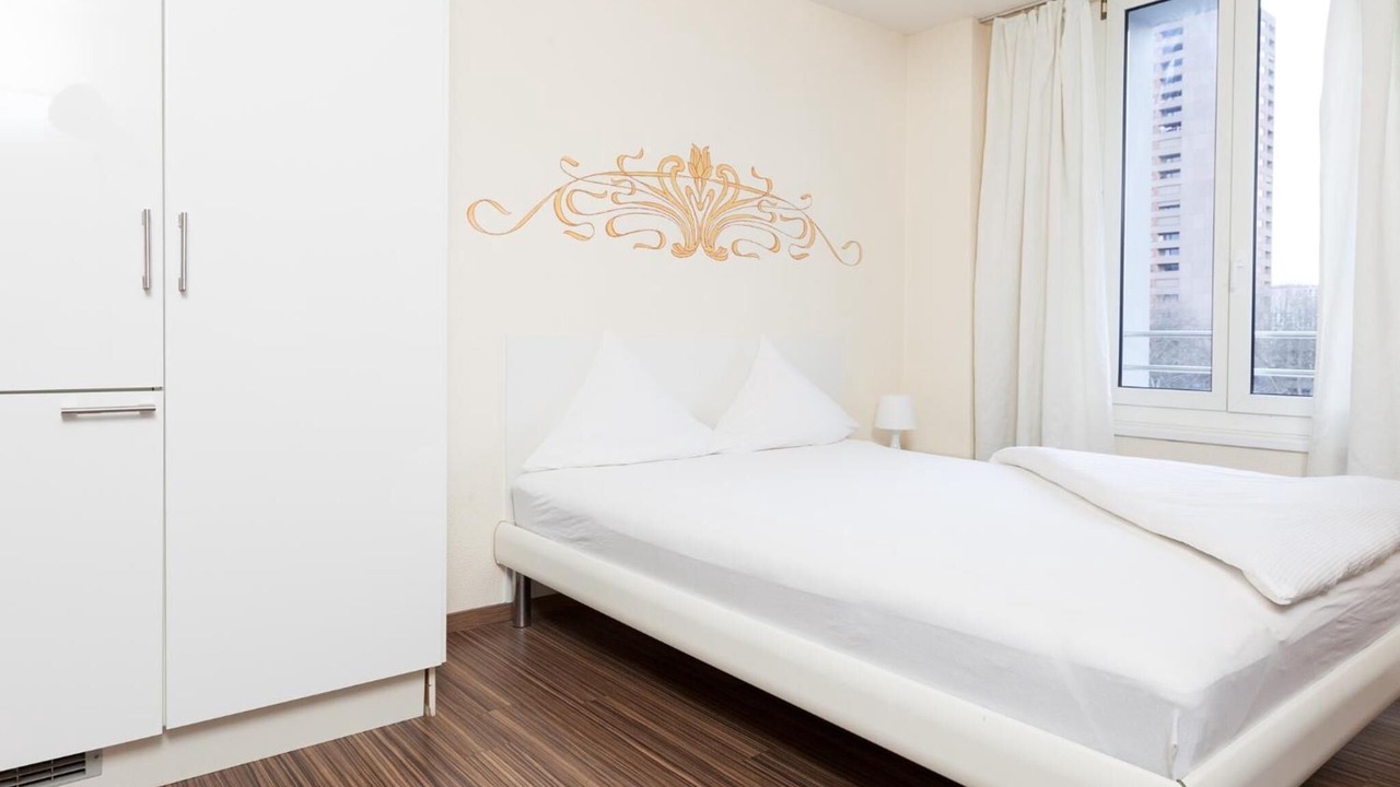 Photo of Bedroom in Hard