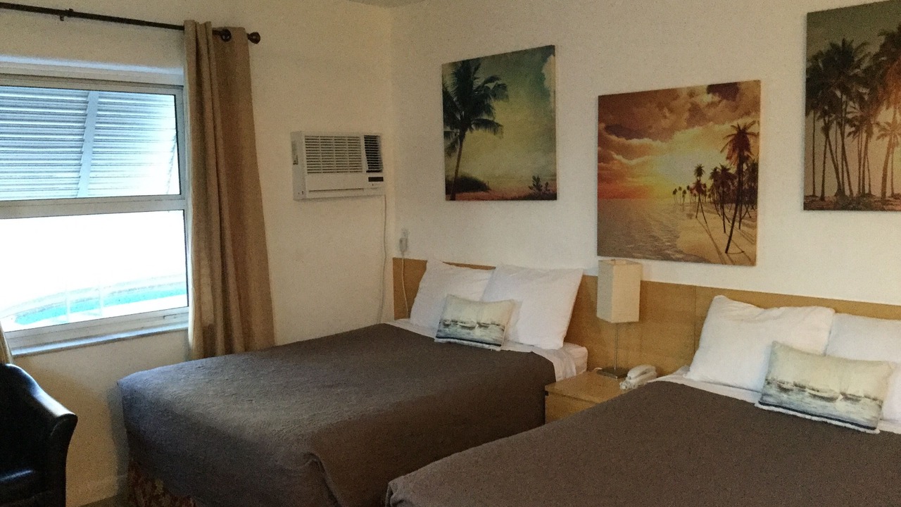 Photo of Bedroom in Lauderdale-by-the-Sea