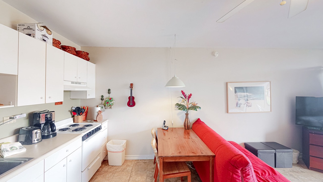 Photo of Kitchen in Maunaloa