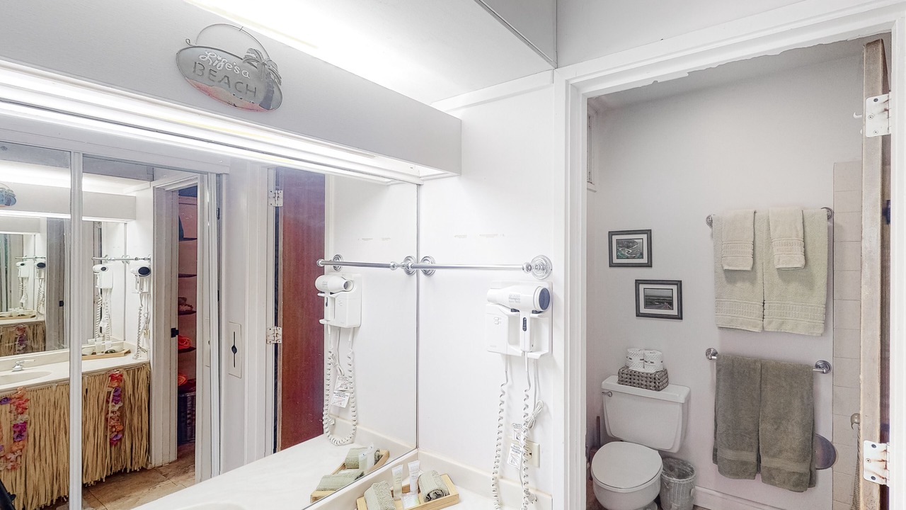 Photo of Bathroom in Maunaloa