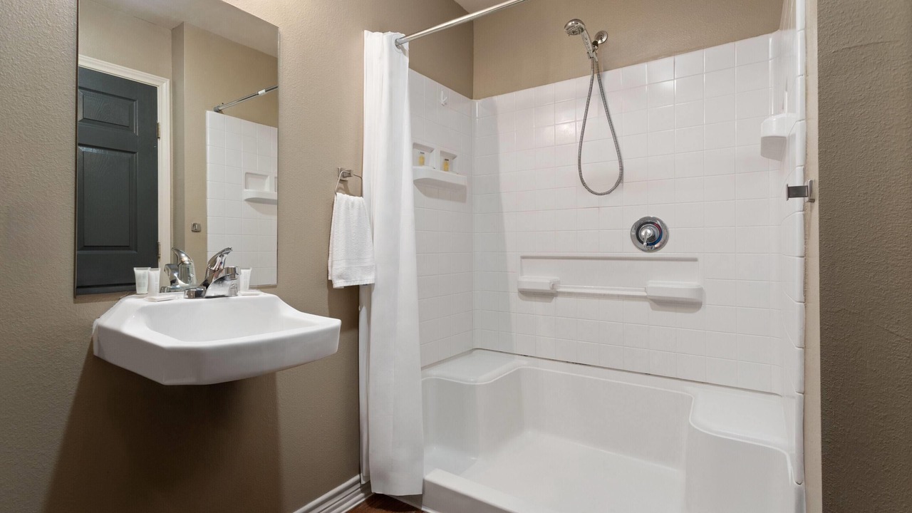 Photo of Bathroom in Carrizo Springs