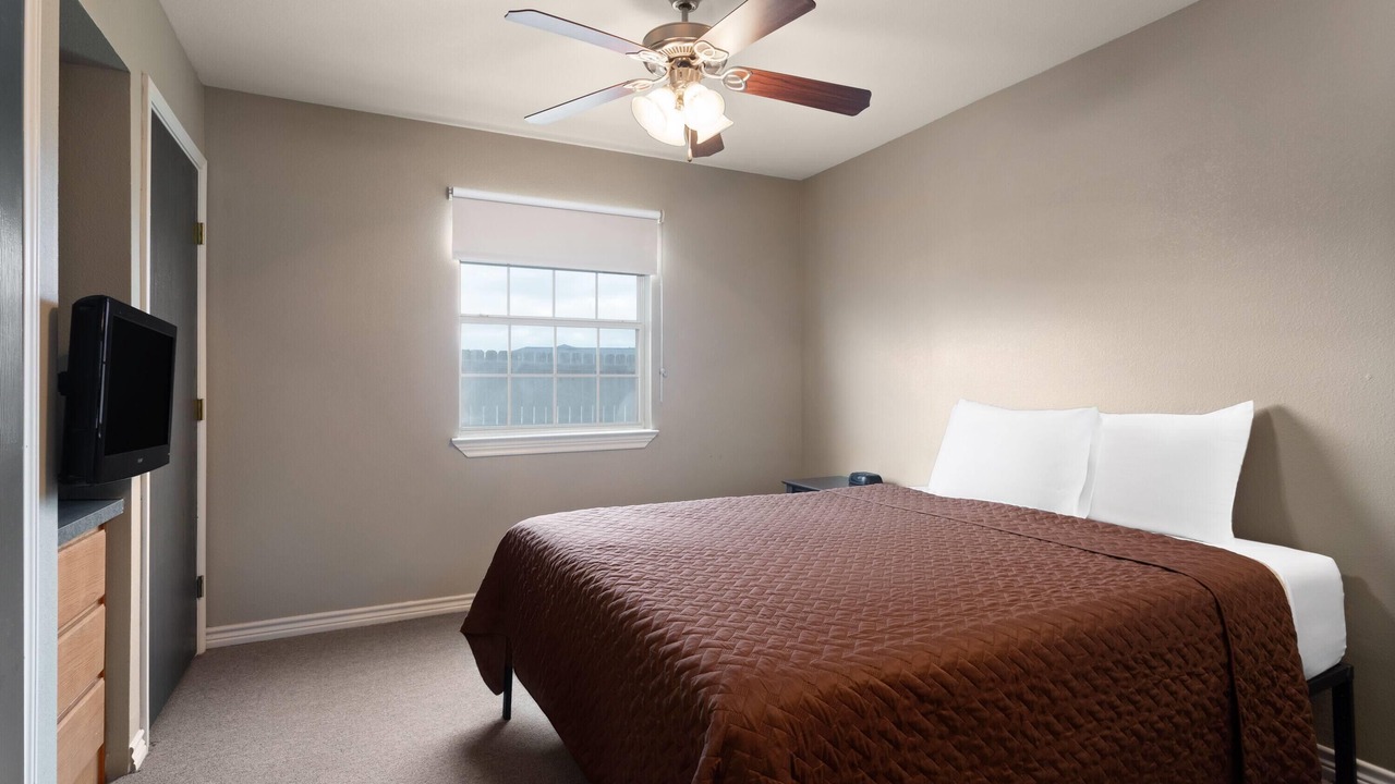 Photo of Bedroom in Carrizo Springs