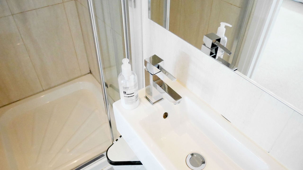 Photo of Bathroom in Kew