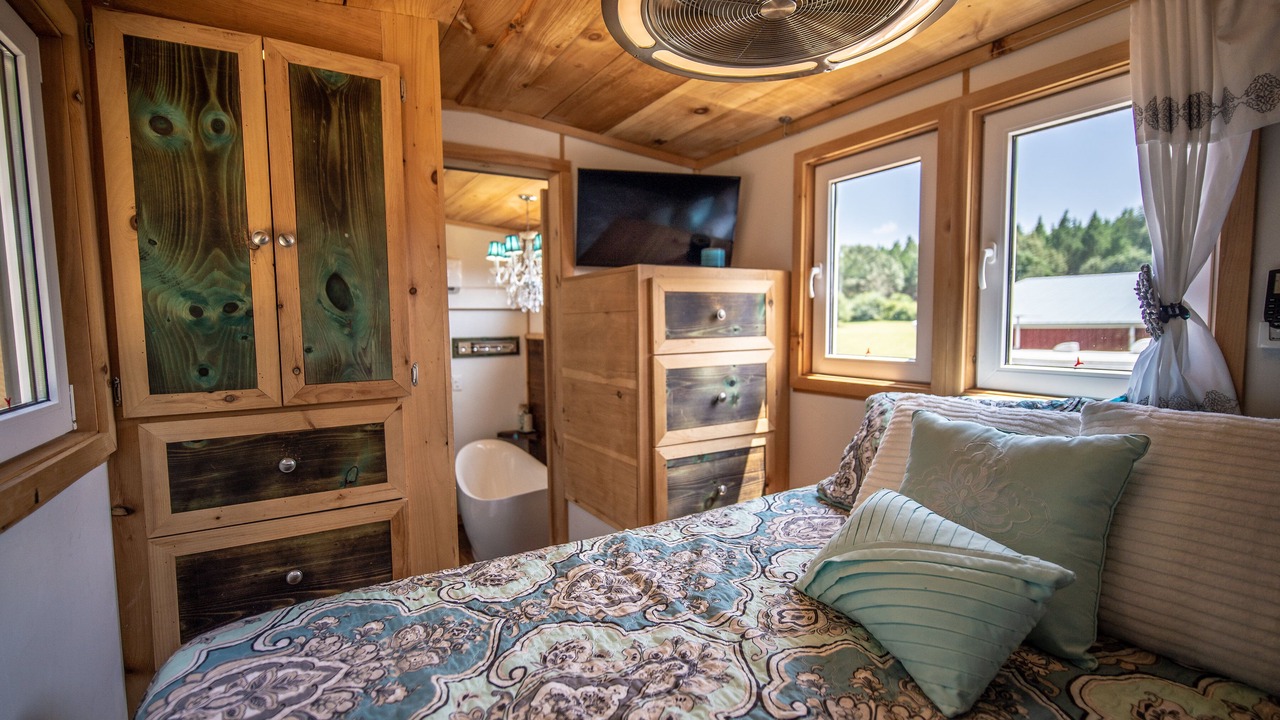 Photo of Bedroom in Georgia Coast