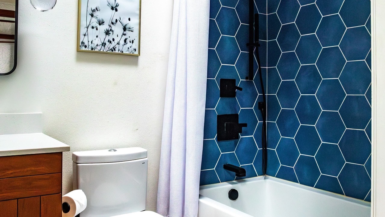 Photo of Bathroom in Kahaluu Bay