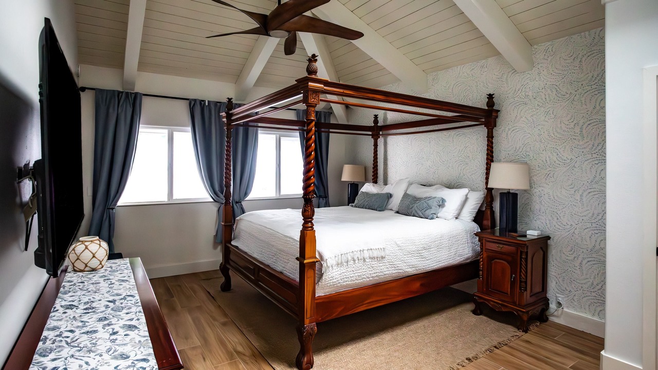 Photo of Bedroom in Kahaluu Bay