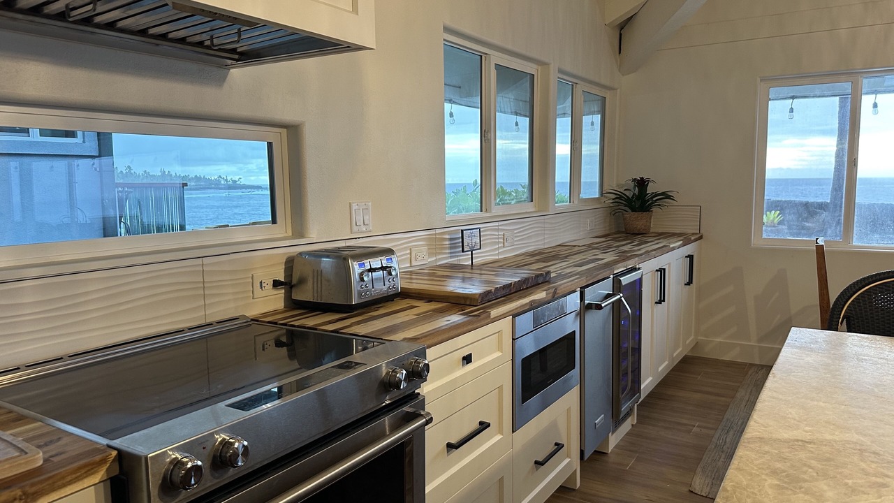 Photo of Kitchen in Kahaluu Bay