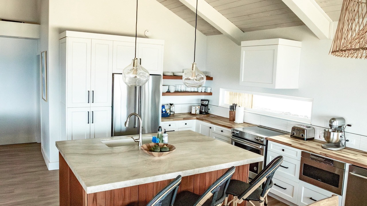 Photo of Kitchen in Kahaluu Bay