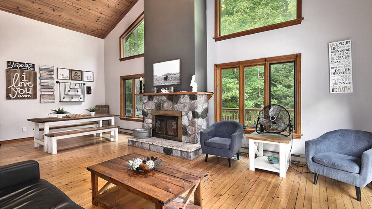 Photo of Livingroom in Minden Hills