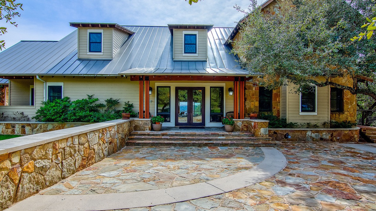 Photo of Outdoor in McNeil
