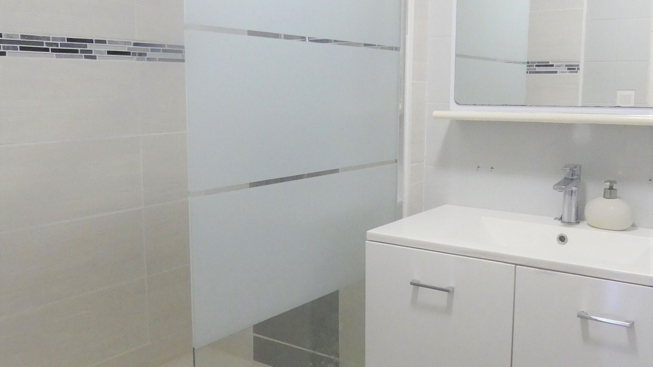 Photo of Bathroom in Genas