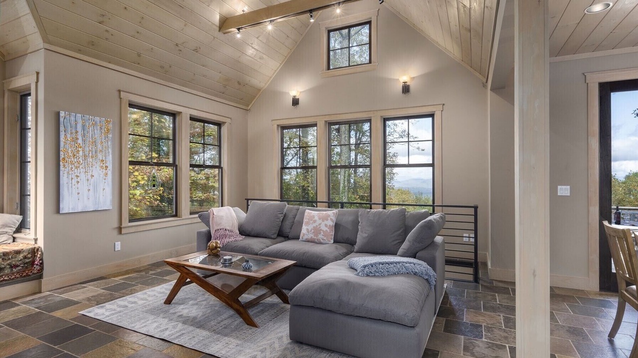 Photo of Livingroom in Lynn