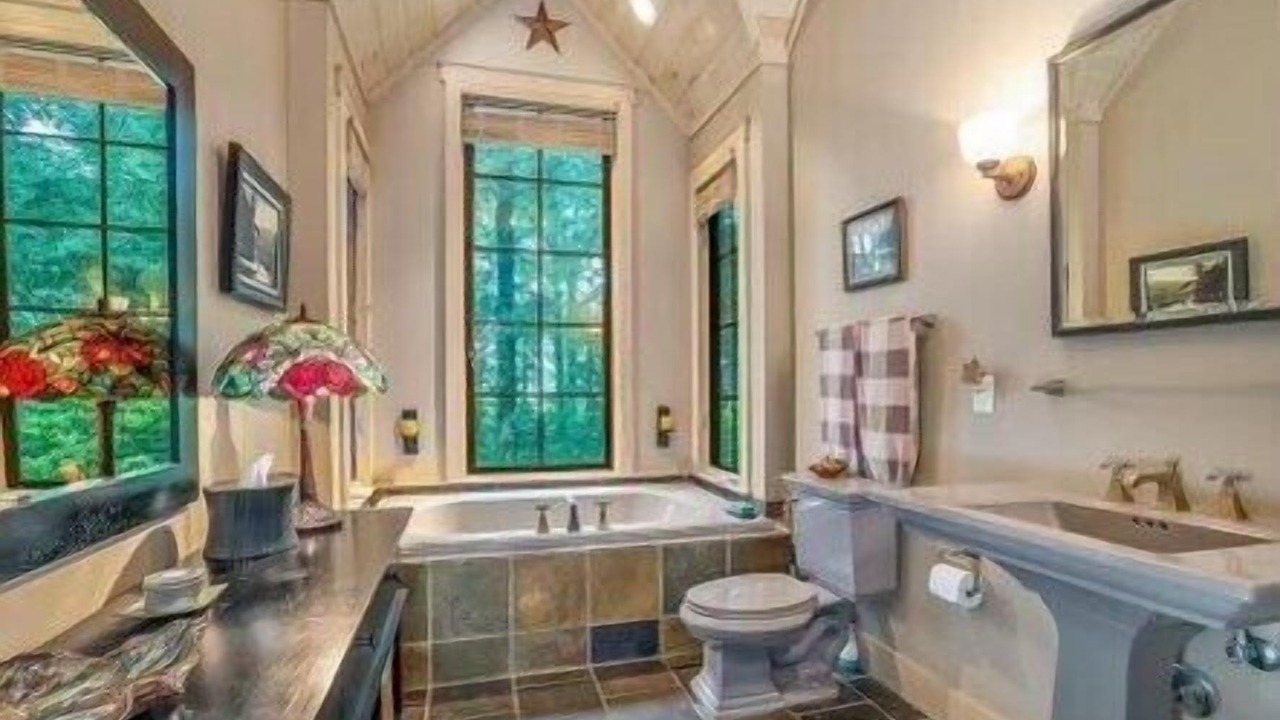 Photo of Bathroom in Lynn