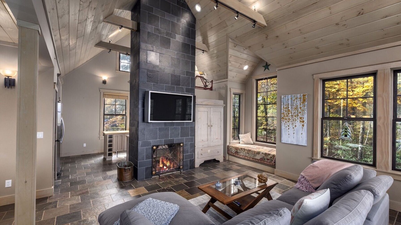 Photo of Livingroom in Lynn