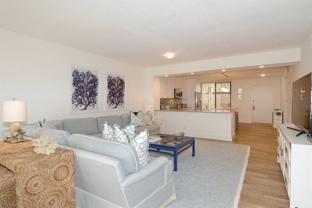 Photo of Livingroom in Ocean Ridge