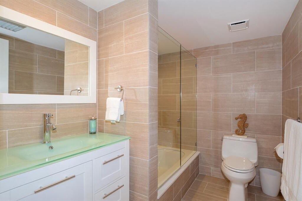 Photo of Bathroom in Ocean Ridge