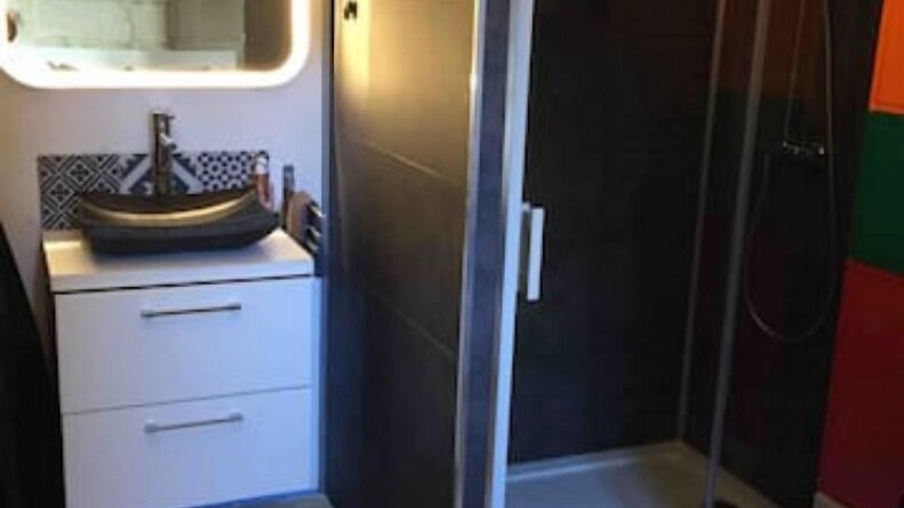 Photo of Bathroom in Tours City Centre
