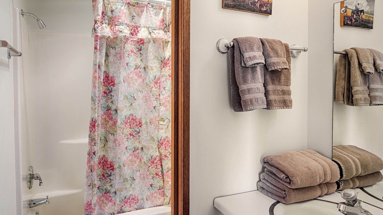 Photo of Bathroom in Oroville