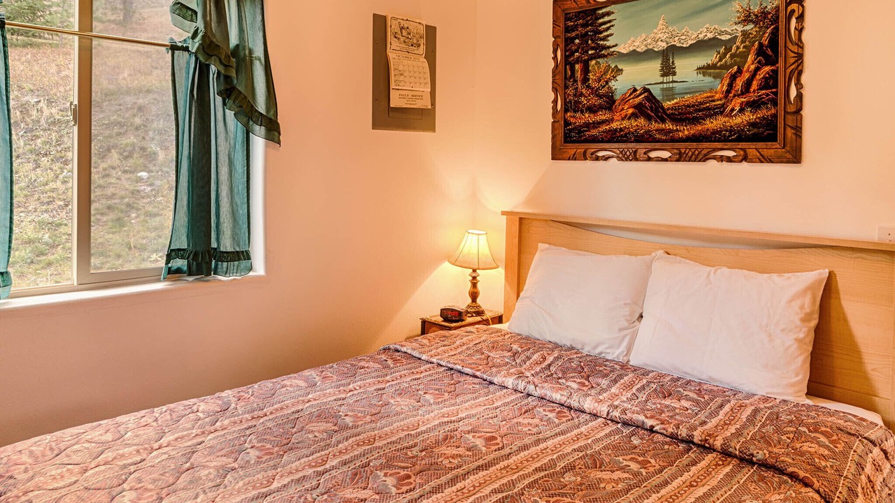 Photo of Bedroom in Oroville