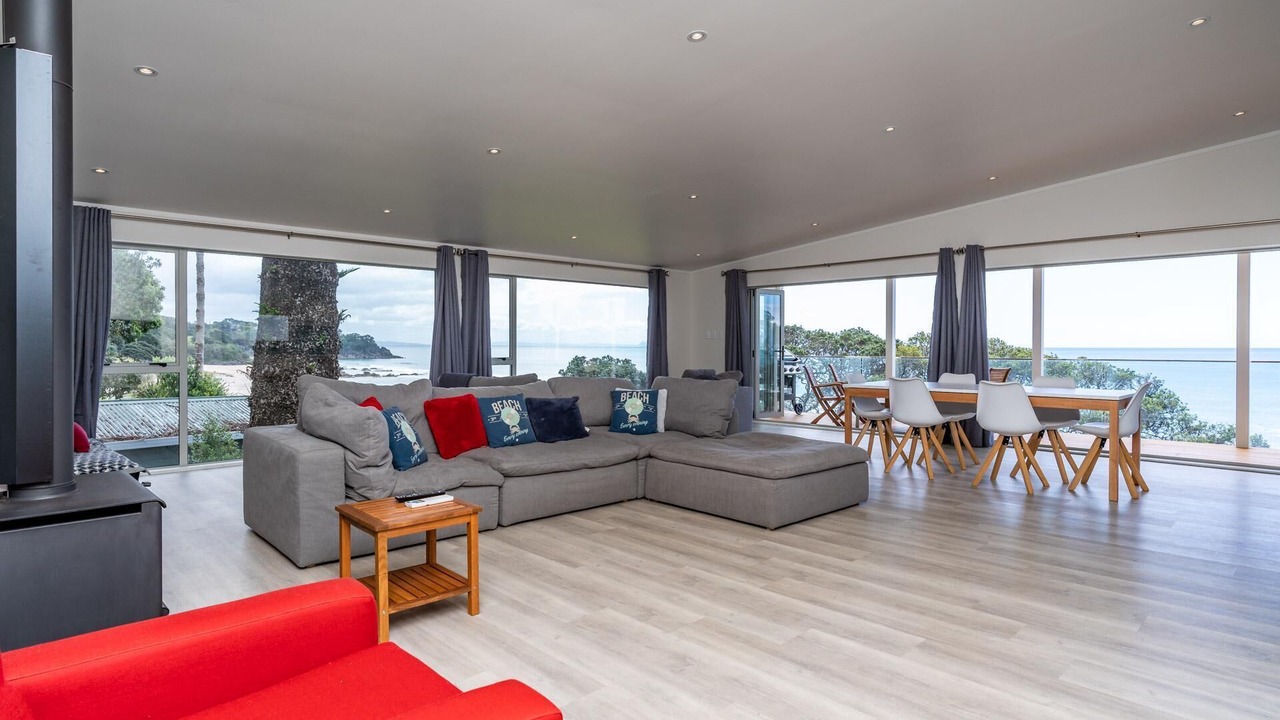 Photo of Livingroom in Langs Beach