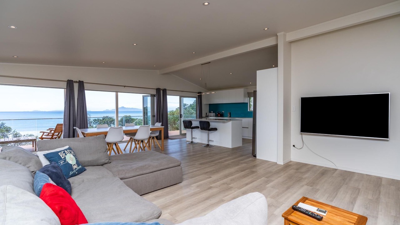 Photo of Livingroom in Langs Beach