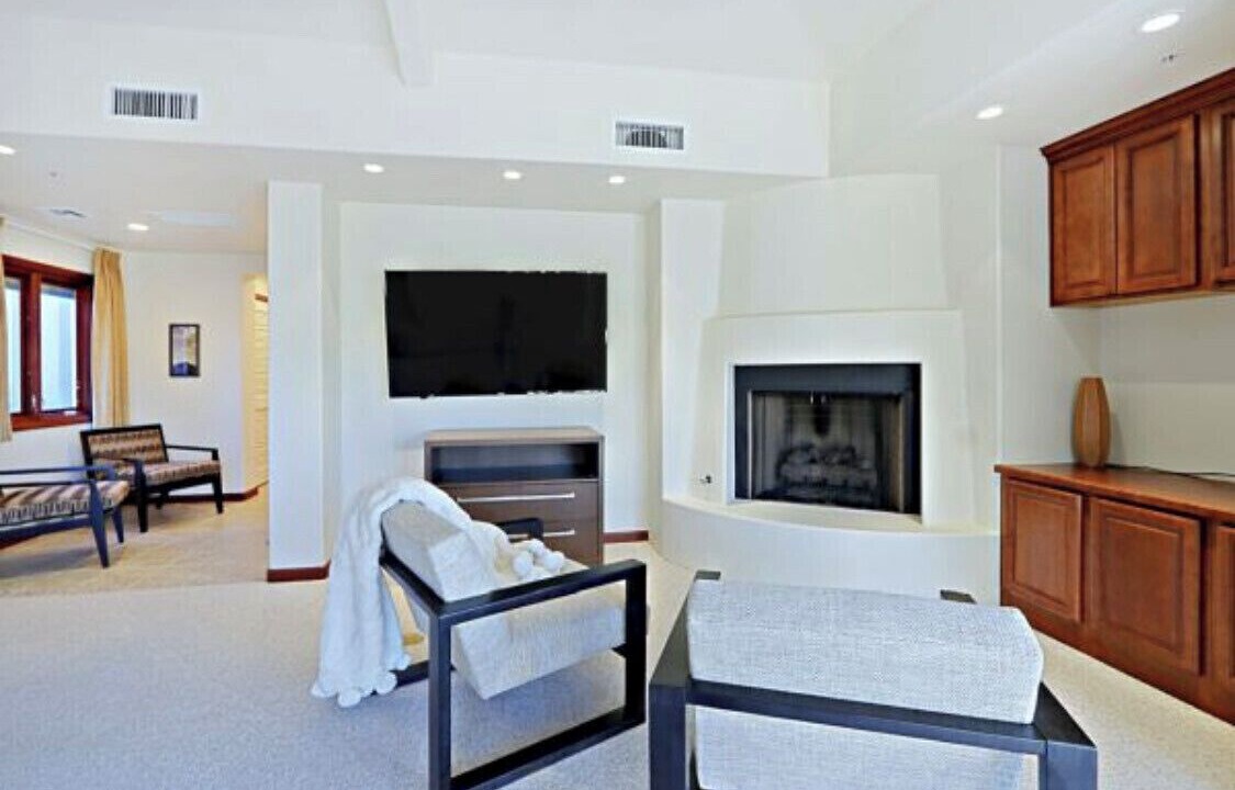 Photo of Livingroom in Desert Mountain