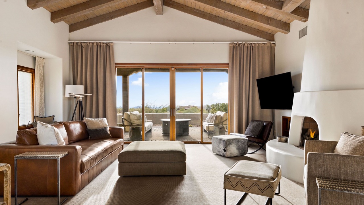 Photo of Livingroom in Desert Mountain