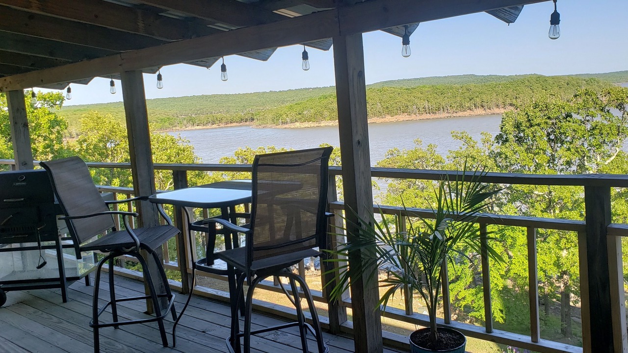 Photo of Outdoor in Canadian