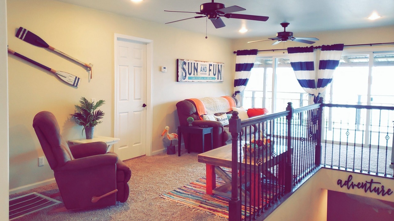 Photo of Livingroom in Canadian
