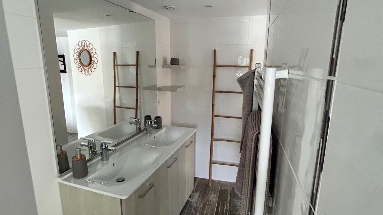 Photo of Bathroom in Lion-sur-Mer