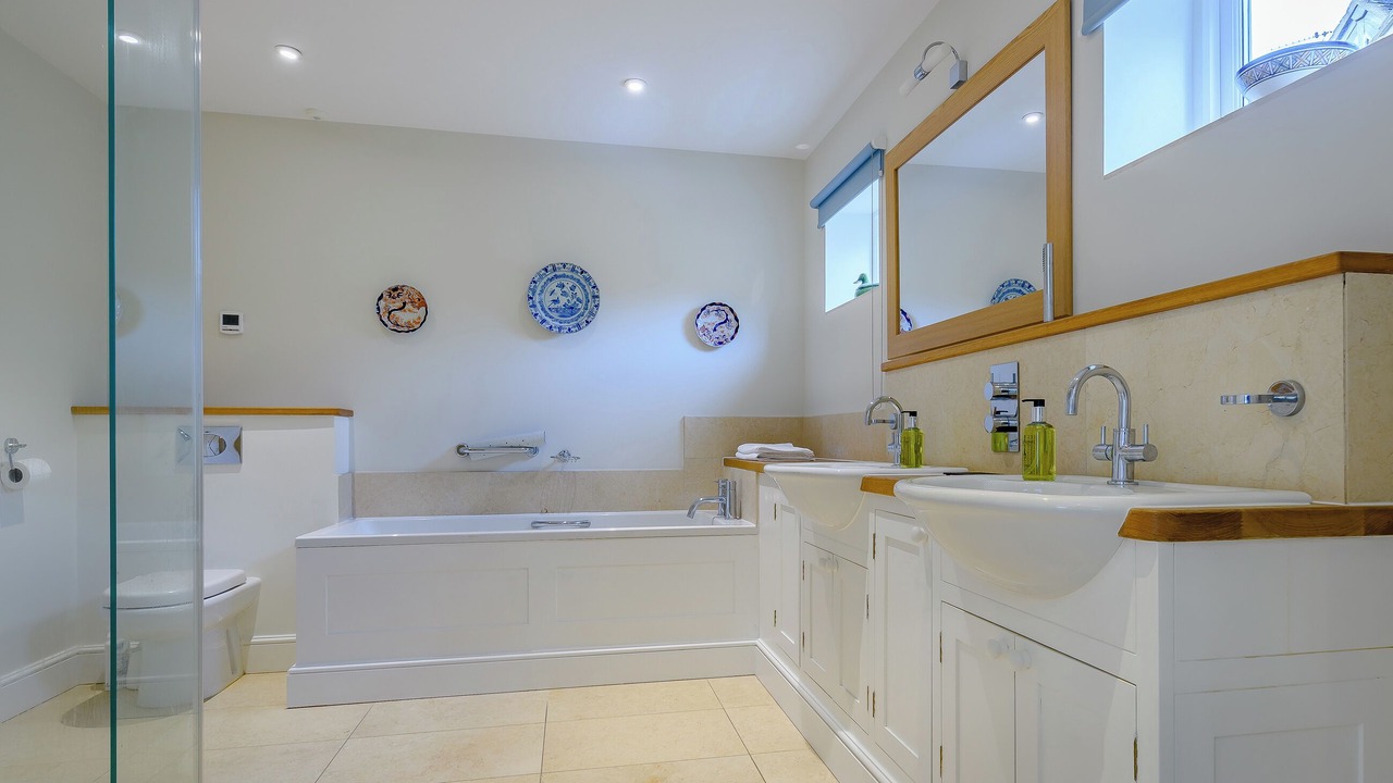 Photo of Bathroom in Ozleworth