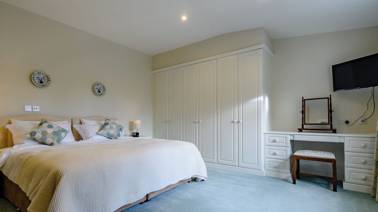 Photo of Others in Ozleworth