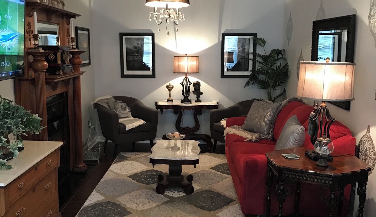 Photo of Livingroom in Summerville Historic District