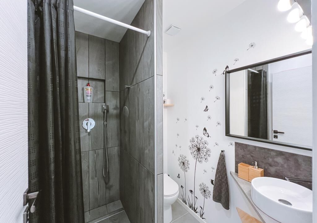 Photo of Bathroom in Laveyron