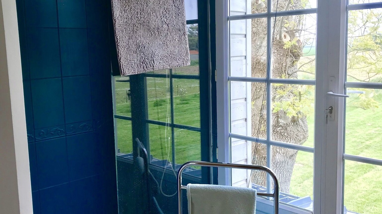 Photo of Bathroom in Saint-Martin-aux-Buneaux