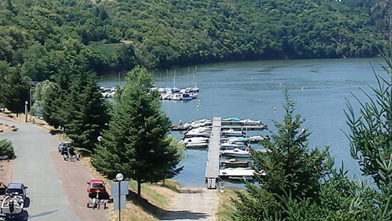 Photo of Others in Cremeaux