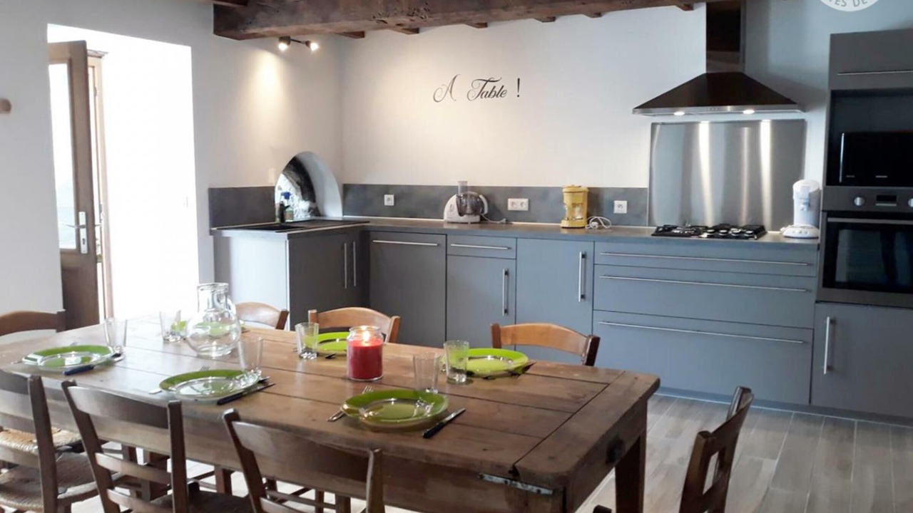 Photo of Others in Cremeaux