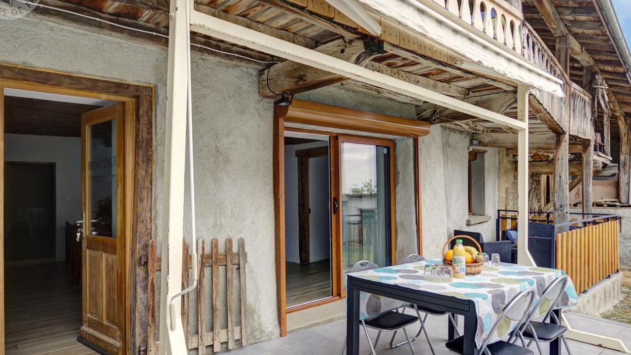 Photo of Outdoor in Cremeaux