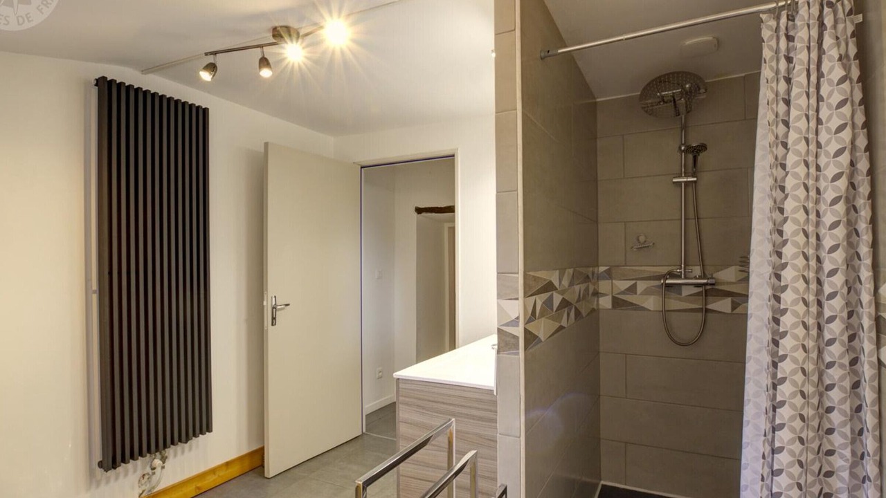 Photo of Bathroom in Cremeaux