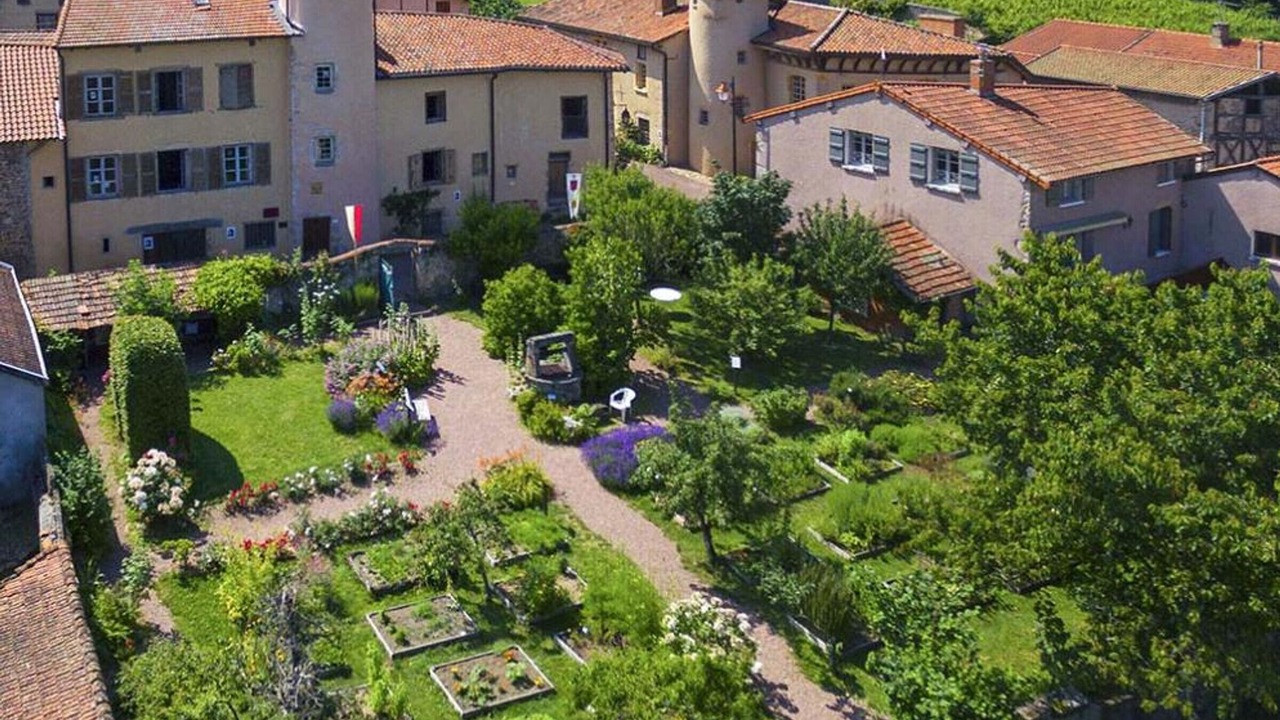 Photo of Outdoor in Cremeaux