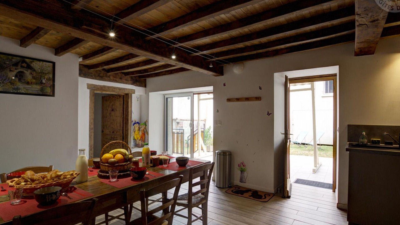 Photo of Others in Cremeaux