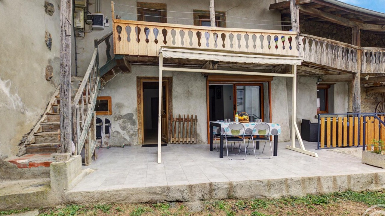 Photo of Outdoor in Cremeaux