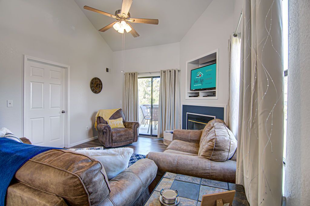 Photo of Livingroom in Table Rock