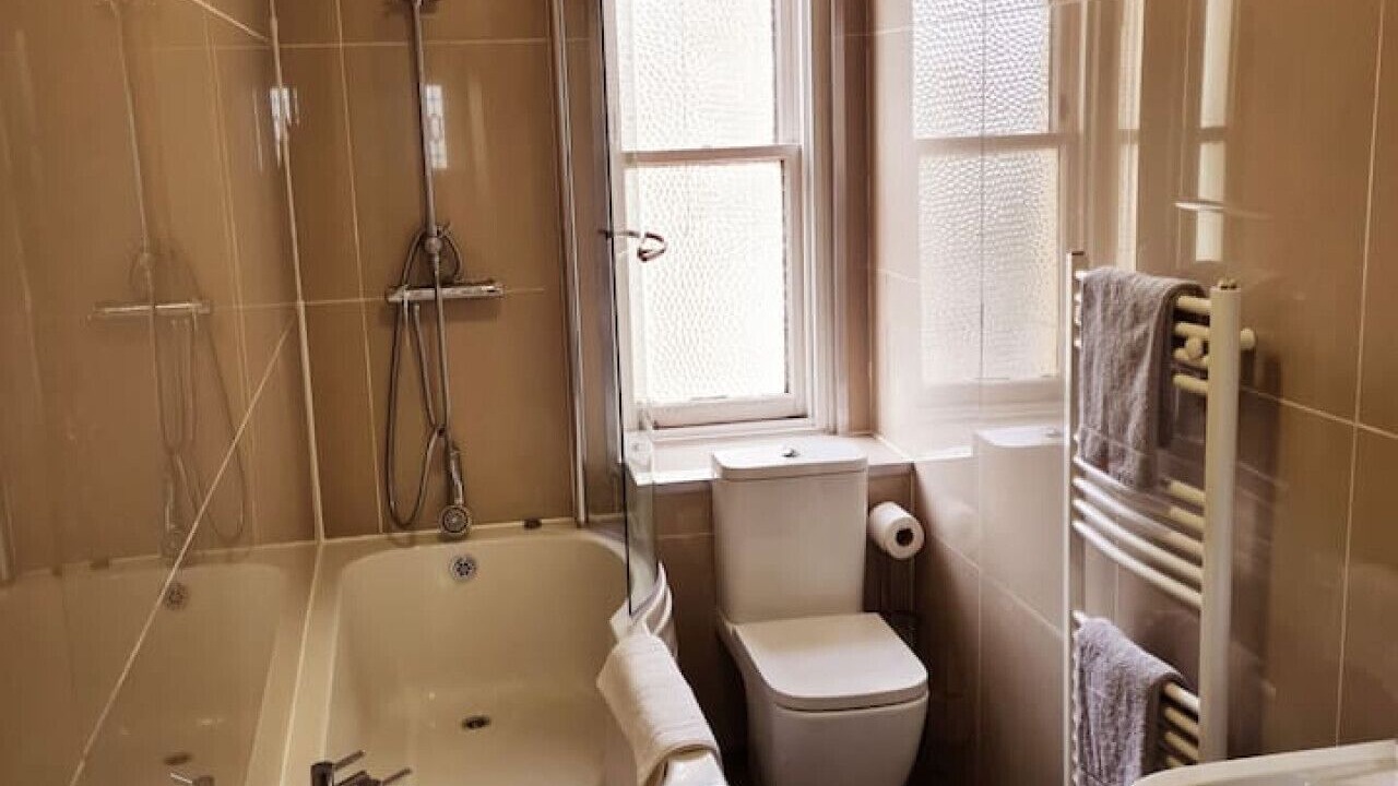 Photo of Bathroom in Glenisla